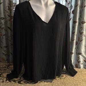 Worthington Black V-Neck Long Sleeve Blouse